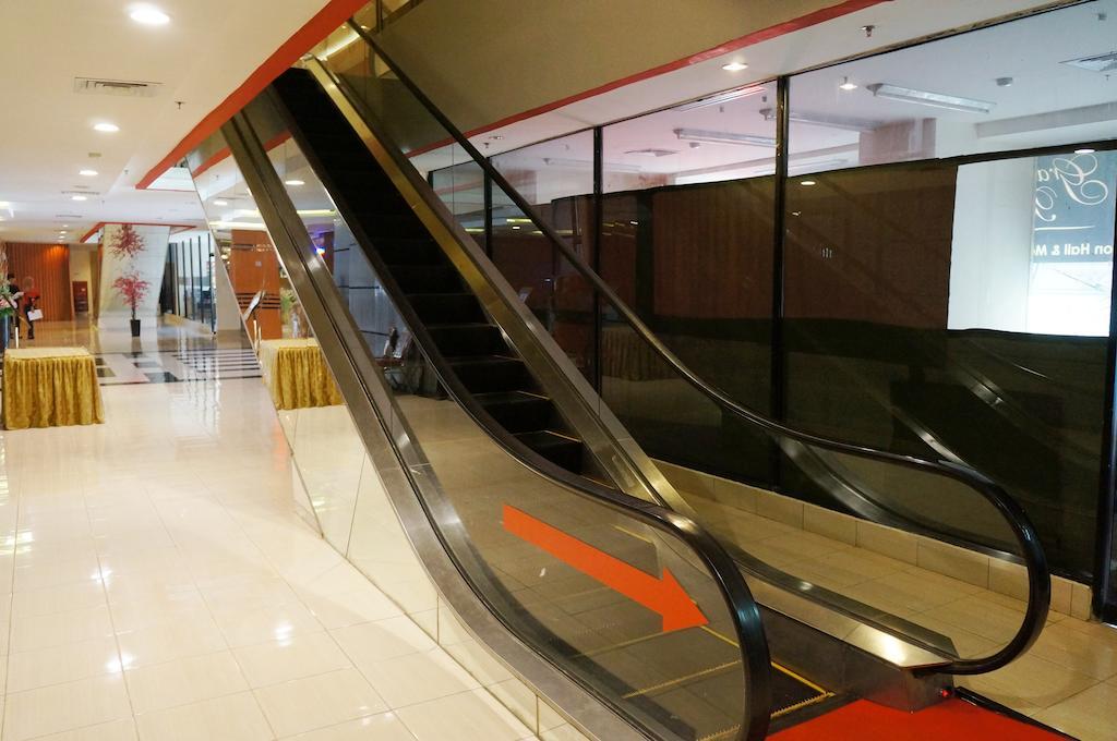 Quin Centro Hotel Palembang Luaran gambar