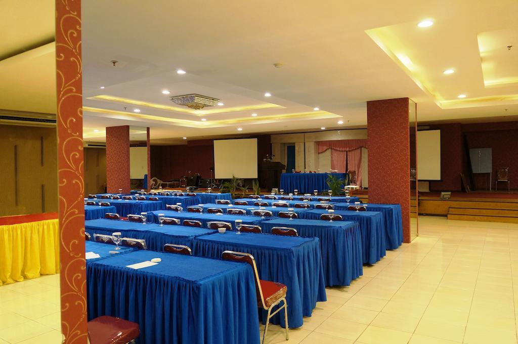 Quin Centro Hotel Palembang Luaran gambar